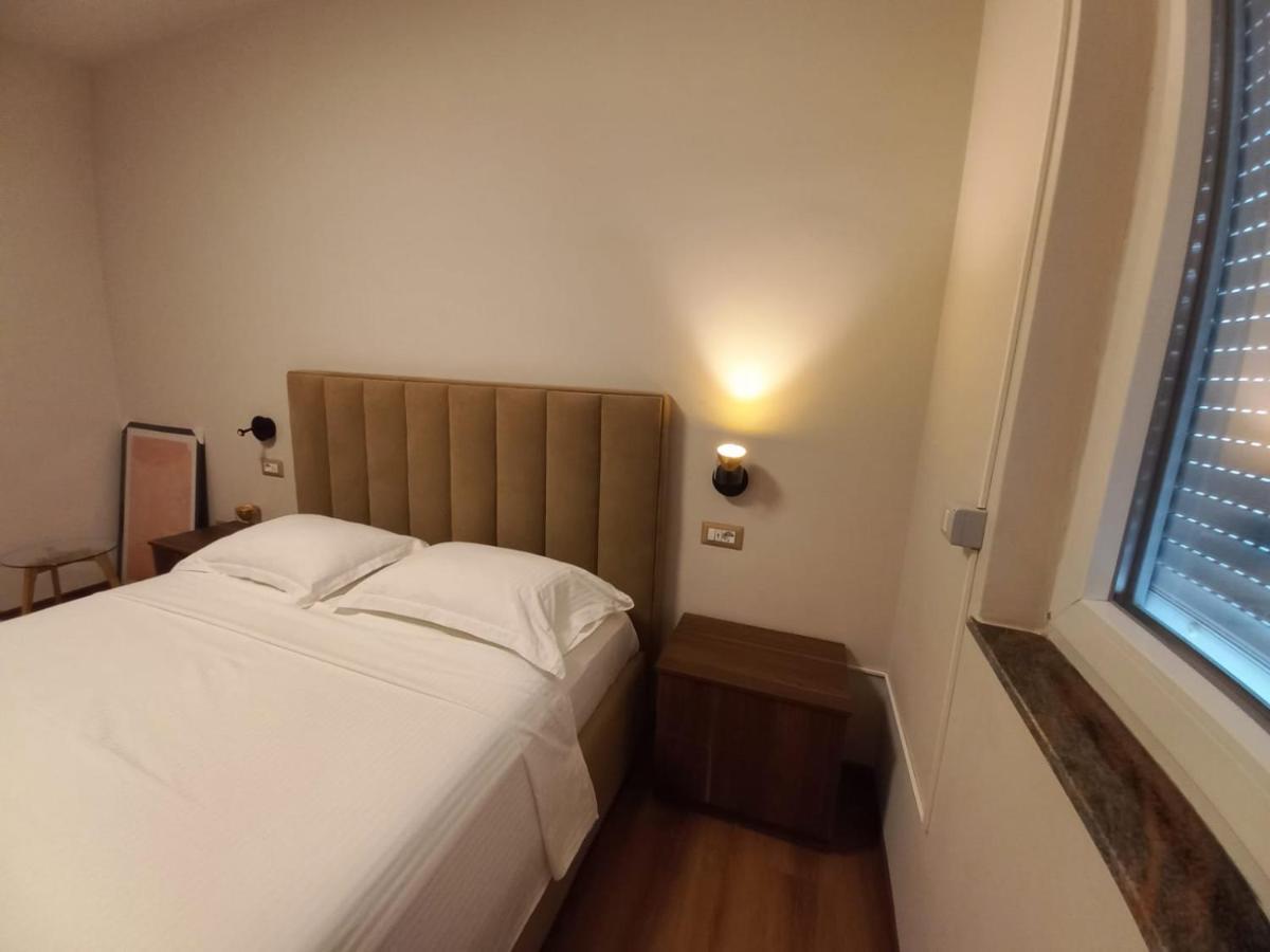 Penthouse Rooms & Aparts ติรานา ภายนอก รูปภาพ
