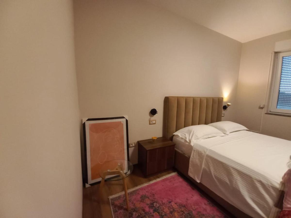Penthouse Rooms & Aparts ติรานา ภายนอก รูปภาพ