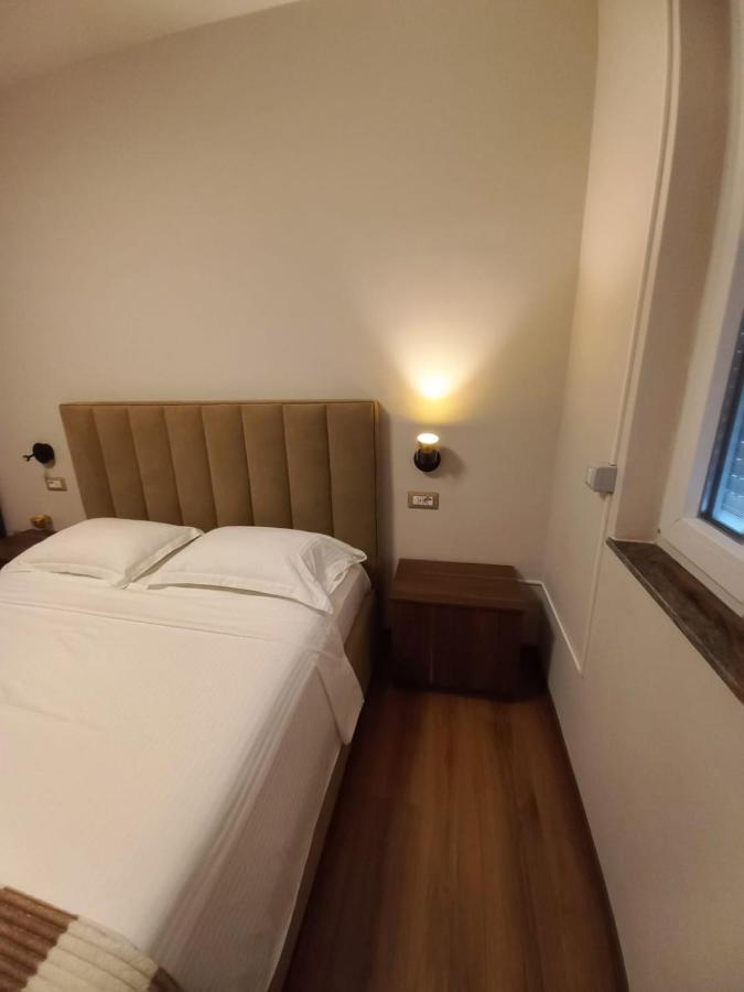 Penthouse Rooms & Aparts ติรานา ภายนอก รูปภาพ