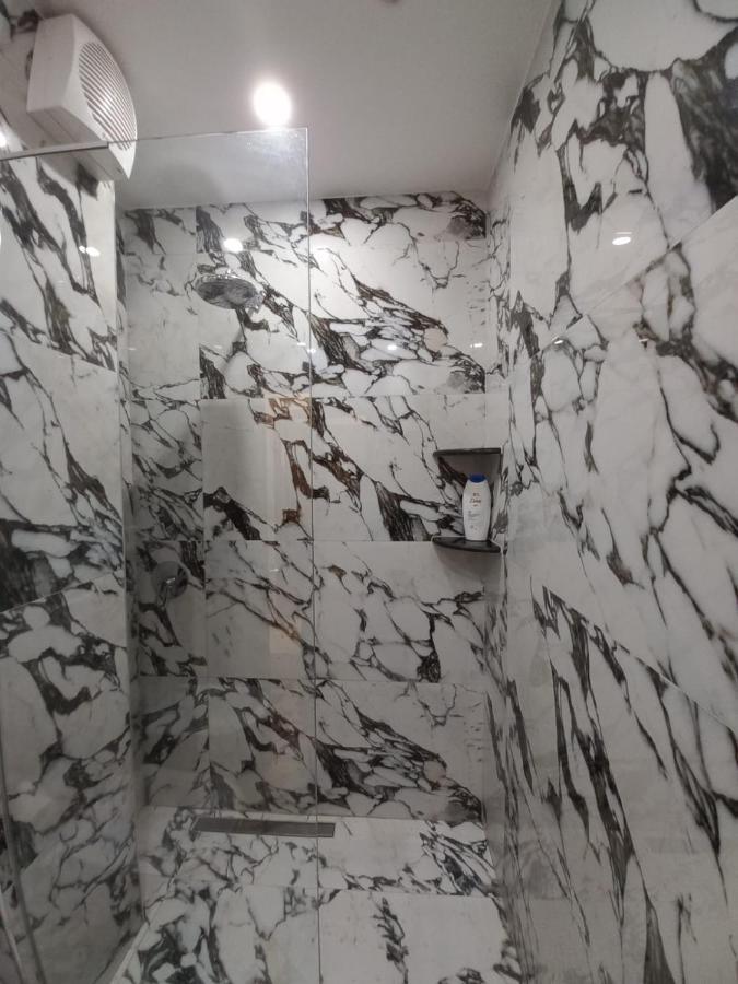 Penthouse Rooms & Aparts ติรานา ภายนอก รูปภาพ