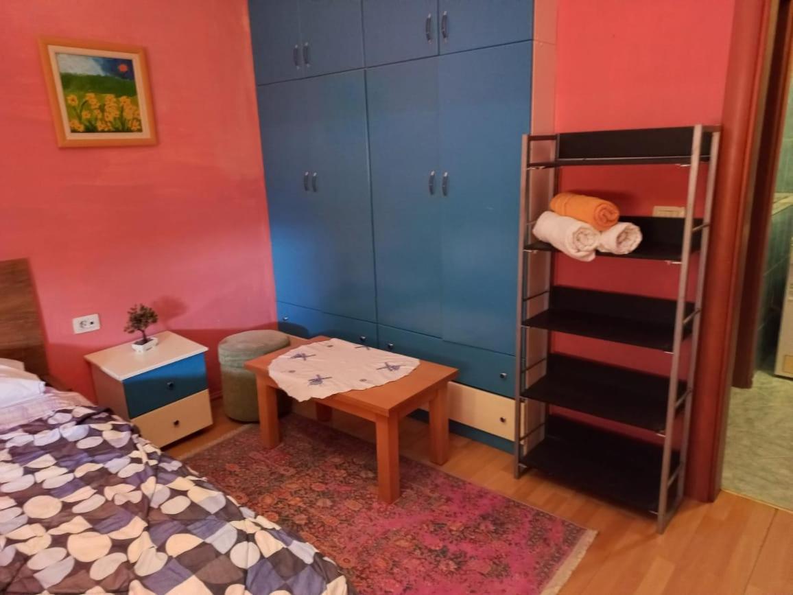 Penthouse Rooms & Aparts ติรานา ภายนอก รูปภาพ