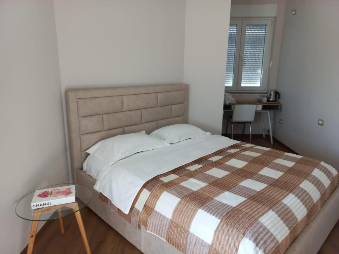 Penthouse Rooms & Aparts ติรานา ภายนอก รูปภาพ