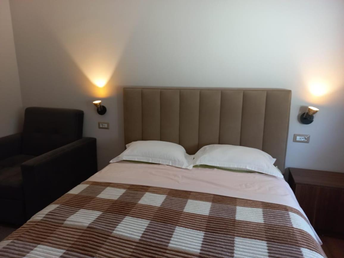 Penthouse Rooms & Aparts ติรานา ภายนอก รูปภาพ