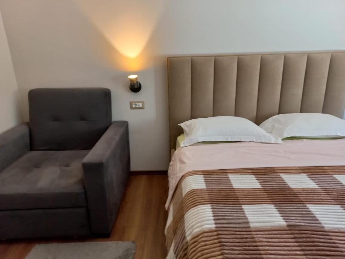 Penthouse Rooms & Aparts ติรานา ภายนอก รูปภาพ