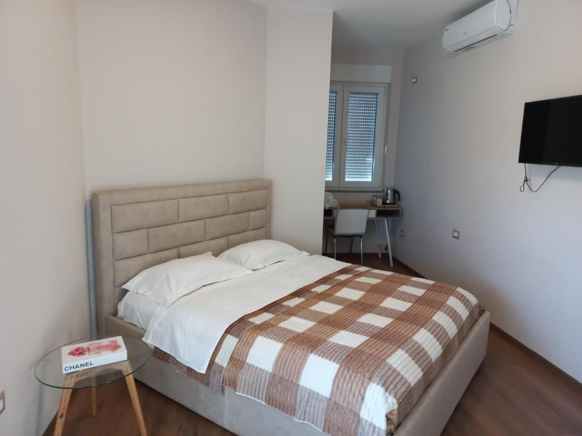Penthouse Rooms & Aparts ติรานา ภายนอก รูปภาพ